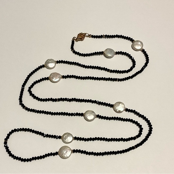 Black Spinel and FW Coin Pearls long necklace - Picture 5 of 8